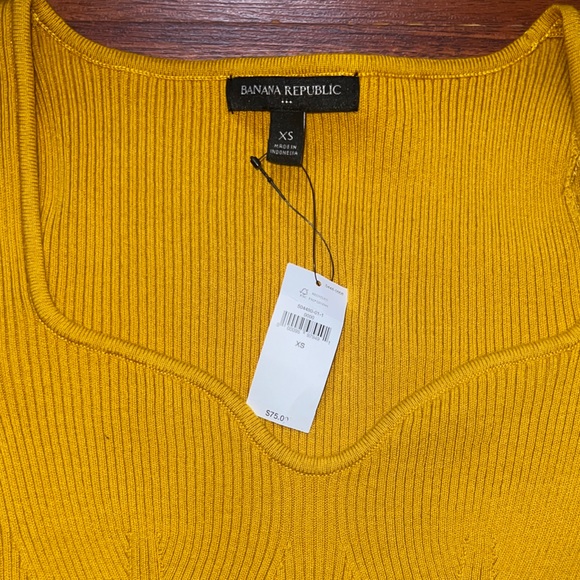 Mustard Banana Republic Sweater - Picture 2 of 3